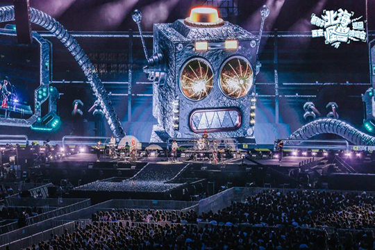 燃爆双城！谈球吧大屏助力房东的猫、新裤子乐队打造璀璨视听盛宴